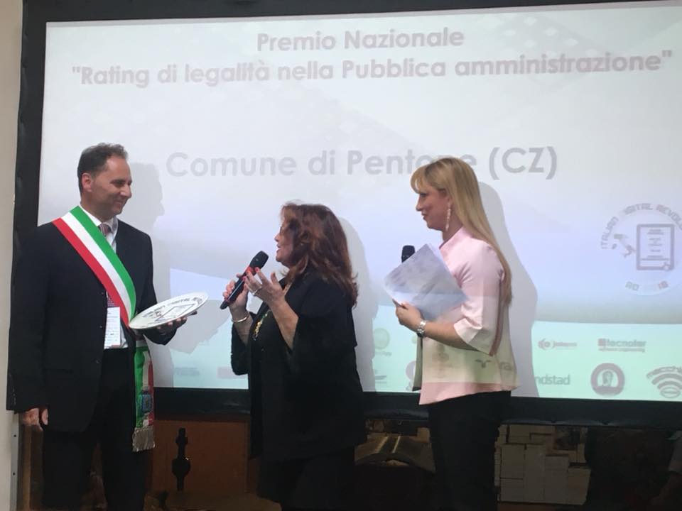 CONSEGNA PREMIO